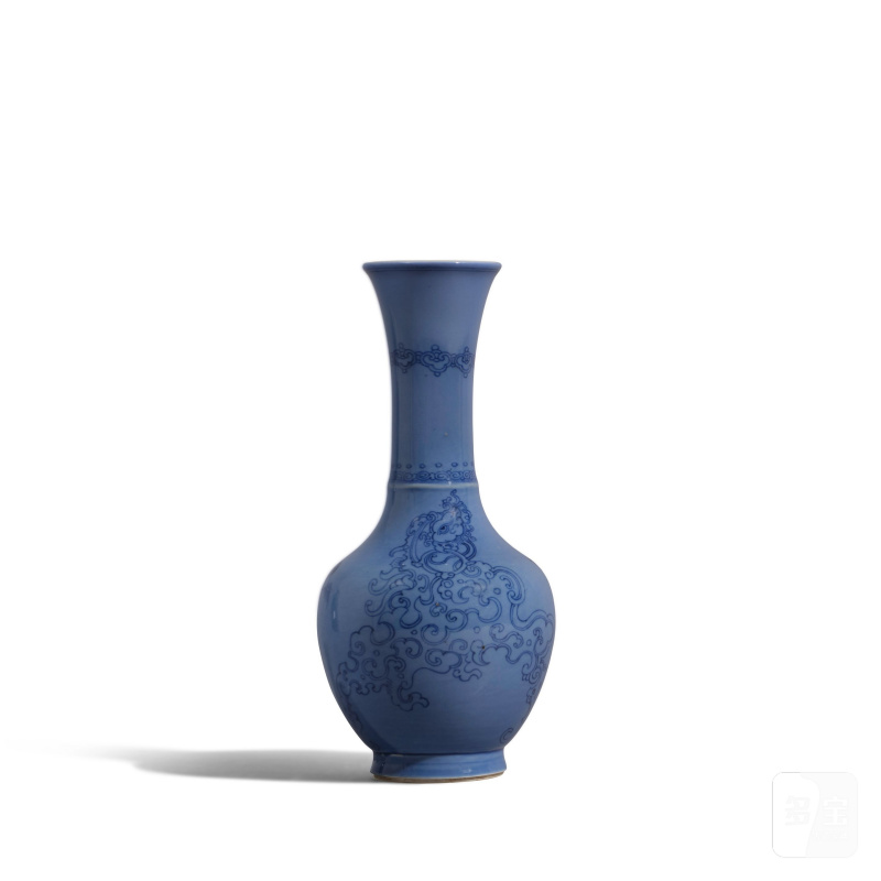 清康熙 藍釉青花撇口小瓶 | A BLUE-GROUND BLUE-PAINTED VASE